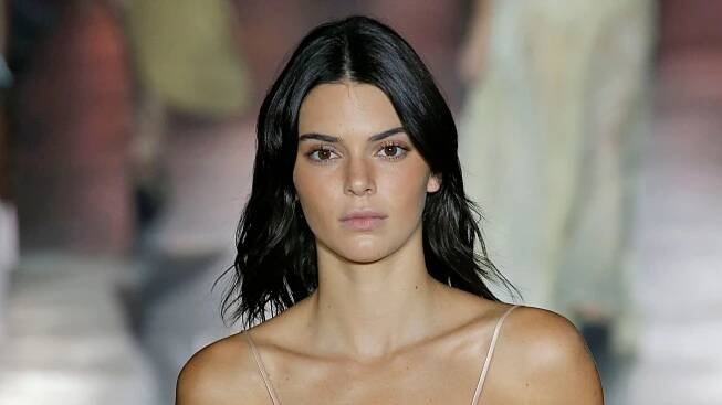 You Need to See Kendall Jenner's Waist-Length Extensions
