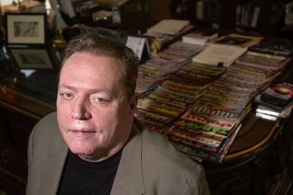 Zemřel Larry Flynt: Kontroverzní podnikatel, který pobouřil i Václava Havla