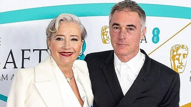Emma Thompsonová a Greg Wise (Londýn, 19. února 2023)
