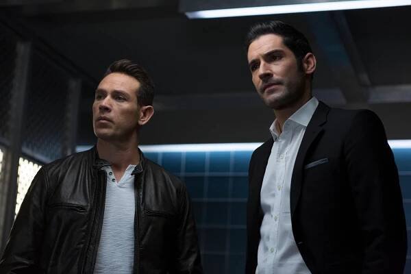 Lucifer - Stevardka Interruptus - Z filmu - Kevin Alejandro, Tom Ellis