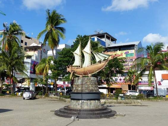 Makassar - our first time in Indonesia - Travel Badger