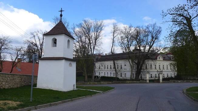 Photos - Tavíkovice - zvonička a zámek - 18.04.2015