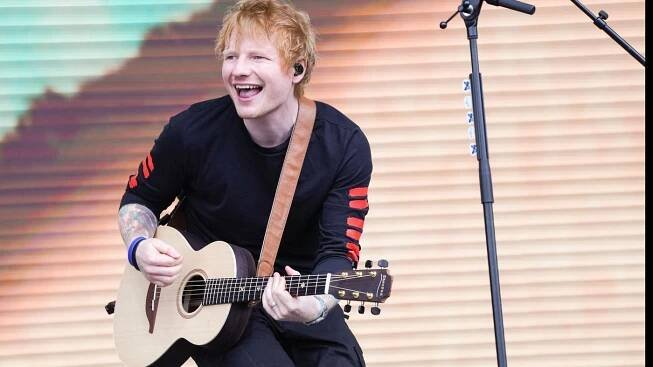 Sheeran kennt seine Frau Cherry Seaborn schon seit Schulzeiten und ist seit sechs Jahren mit ihr verheiratet.
