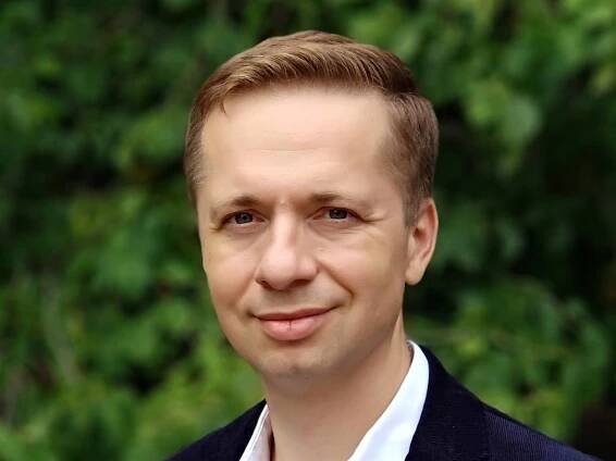 Politickým neziskovkám se můžeme bránit jen politicky