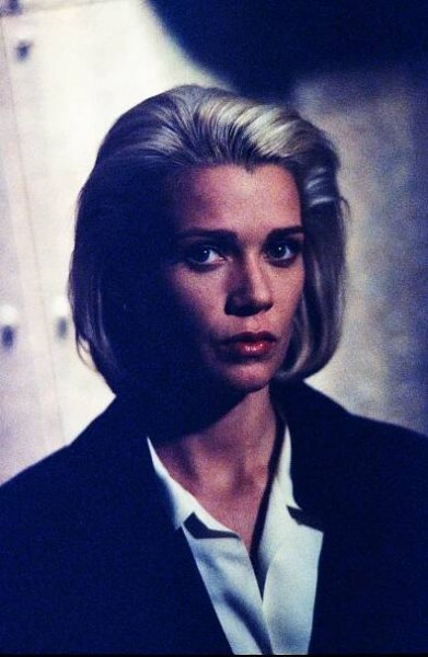 » Promo fotky s Maritou Covarrubiasovou Kult X | největší český fanweb o seriálu Akta X (The X-Files) 