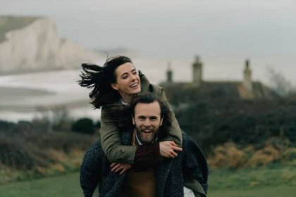 Engagement session in Seven Sisters. London portrait and family photographer
