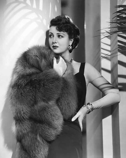 Gypsy Rose Lee in Battle of Broadway (1938)
