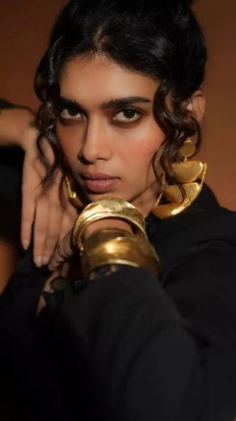 Dushara Vijayan's Unmissable Classy and Stylish Looks