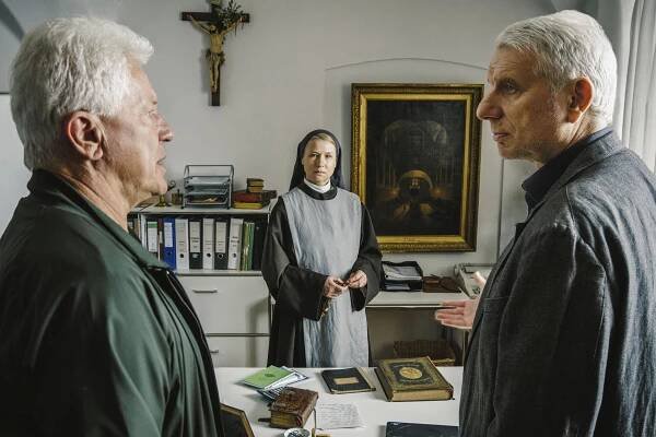 Místo činu - Wunder gibt es immer wieder (S52E32) (2021) | Galerie - Z natáčení | ČSFD.cz