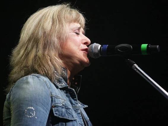 OBRAZEM: Suzi Quatro rozparádila Brňany smrští hitů