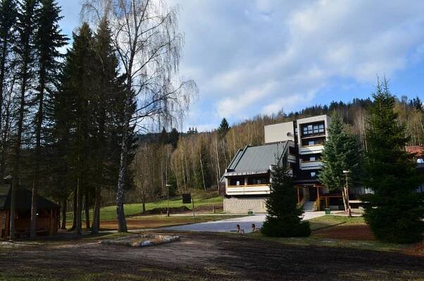 Hotel ČESKÁ FARMA, Dolní Dvůr | Hotely Penziony .cz
