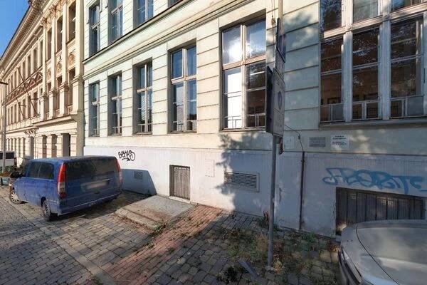 Vysoká škola finanční a správní, a.s. - VŠFS foto 1