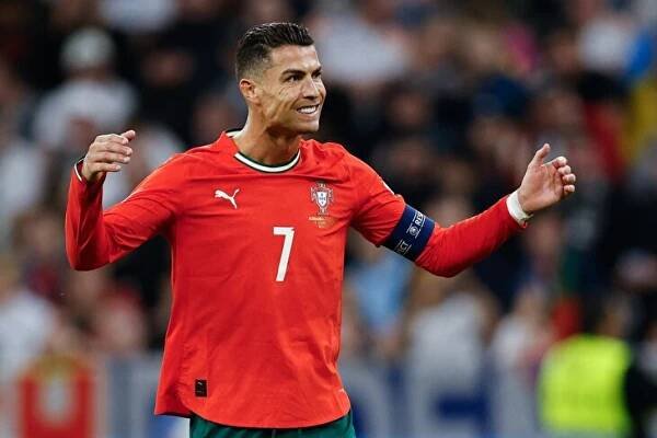 Němci před domácím publikem ztratili vedení. Portugalcům vystřelil finále Ronaldo
