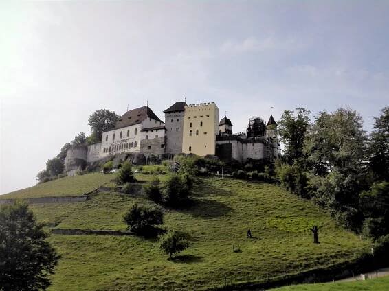Za drakem na hrad Lenzburg - Naše švýcarské zážitky