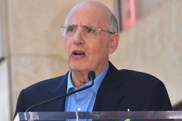 Actor Jeffrey Tambor speaks at his Hollywood Walk of Fame star ceremony on August 8, 2017, in Hollywood, California, where he was the recipient of the 2,617th star in the category of television. / AFP PHOTO / FREDERIC J. BROWN (Photo credit should read FREDERIC J. BROWN/AFP/Getty Images)