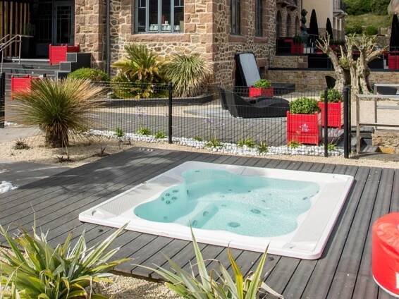Built-in hydromassage square minipool VIRGINIA PRO Jacuzzi®