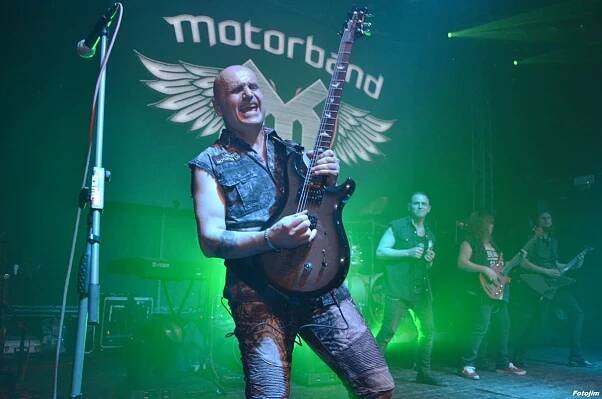 Kapely Motorband a Porta Inferi ovládly Sklub