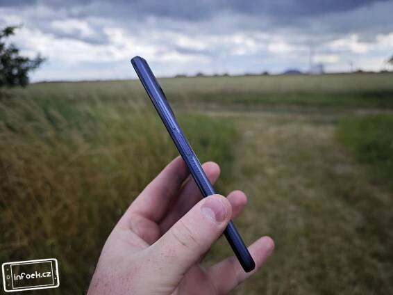 RECENZE: TCL 40 SE – pod 4 500 Kč nabízí stereo, 6/256 GB a NFC – Infoek.cz