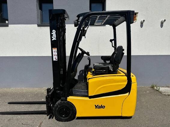 Vysokozdvižný vozík Yale ErP16VT r..v2017 pouze 3947Mth 1,6t po servisu 