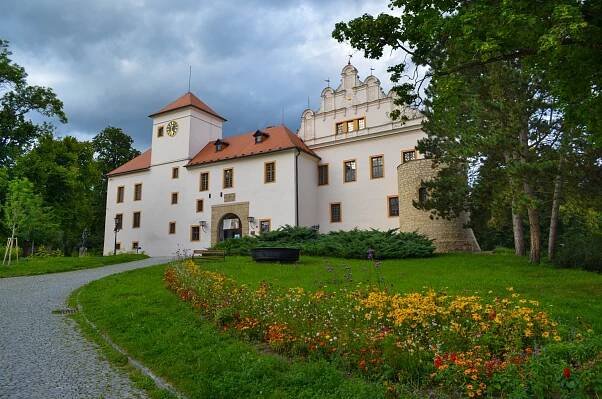 Minerály Tišnov, klášter Porta coeli, Boskovice a zámek Blansko - Bontour