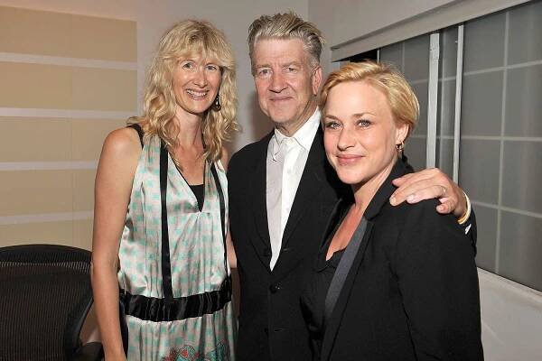 Laura Dern, David Lynch, and Patricia Arquette attend an exhibit in 2009