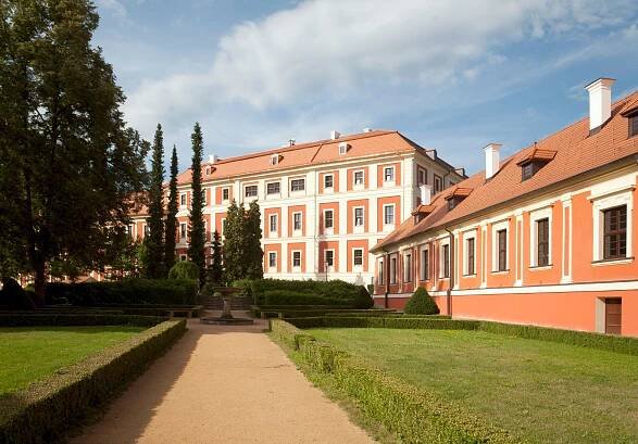 Zámek Ostrov - České dědictví UNESCO