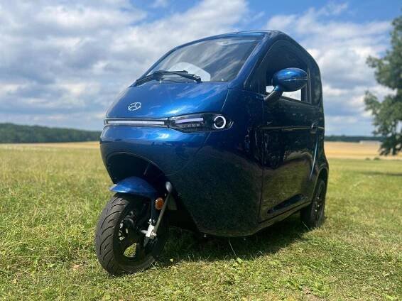 Leramotors Elektrická tříkolka s kapotou, lze řídit i bez ŘP (NOVÁ, 2024), 149.990 Kč