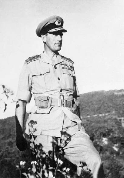 File:SE 000014 Mountbatten as SACSEA during Arakan tour.jpg - Wikimedia Commons