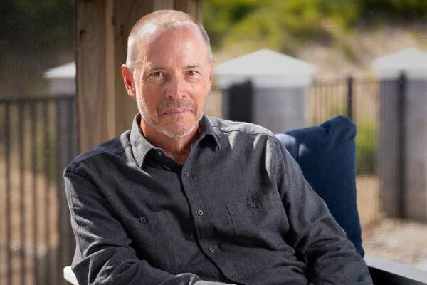 Alum’s gift propels research in philosophy, politics, and economics