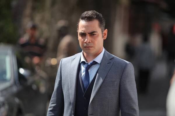 Bir Aile Hikayesi - Episode 1 (S01E01) (2019)