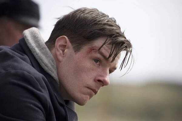 Strážci majáku - Z filmu - Connor Swindells