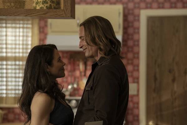Duster - K-129 - Z filmu - Camille Guaty, Josh Holloway