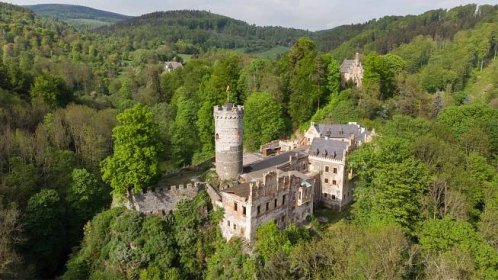Navštivte středověký hrad Hauenstein, z něhož se stal zámek