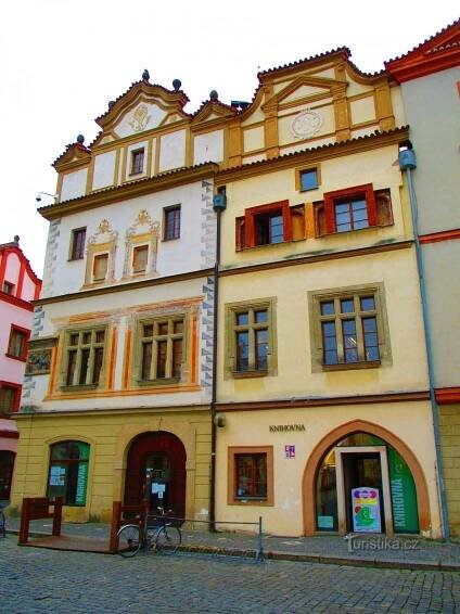 Pernštýnské náměstí čp. 77-78 (Pardubice, 12.1.2022)