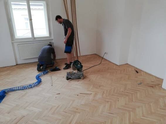 Dřevěné parketové podlahy :: podlahářské práce vinyl renovace podlah podlahy Číla