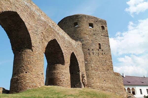 Hrad Velhartice - akce, otevírací doba, vstupné, ubytování, foto, prohlídky, počasí