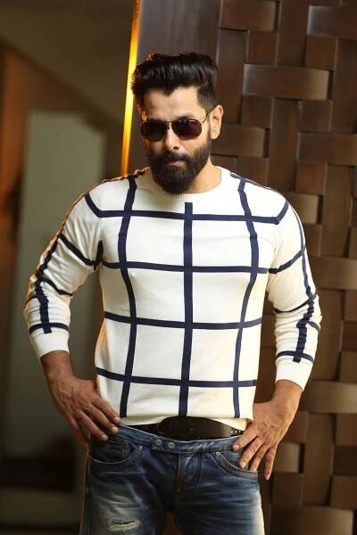 Vikram New Hair Style Hot HD Images