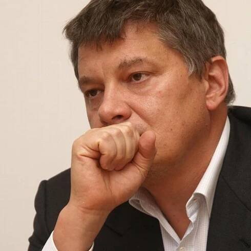 Glosa: Hušák a oslava demokracie