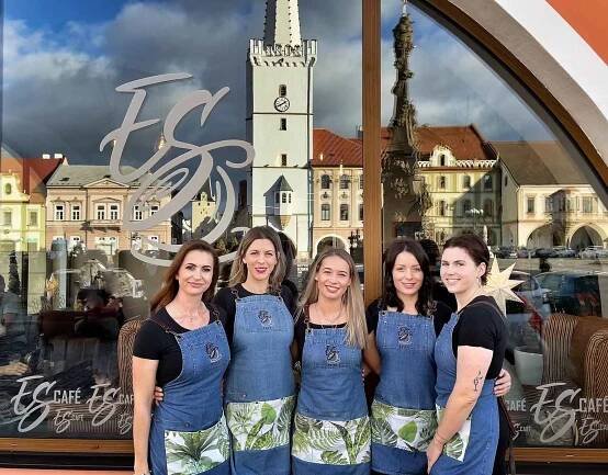 Kavárnice z ES Cafe v Kadani.