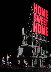 Read more about the article Home Sweet Home: A Satirical Diorama Sculpture by  Greek Artist Polychroniadis