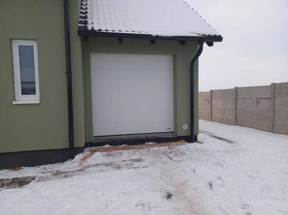 Univers, žaluzie - markýzy - rolety - garážová vrata foto 6