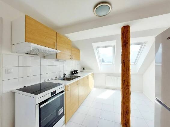 Pronájem podkrovního bytu 2+1, 64 m2 - Roudníky