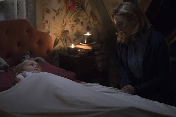 Ellie Shenker, Sophia Myles - Čas čarodějnic - Epizoda 7 - Z filmu