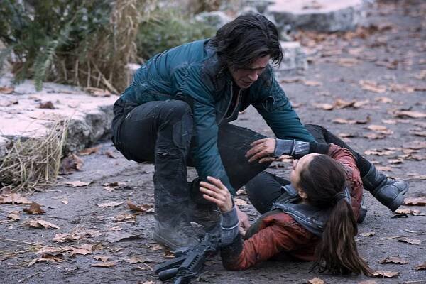Prvních 100 - I Am Become Death - Z filmu - Thomas McDonell, Lindsey Morgan