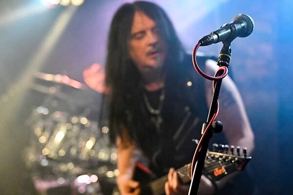 Nejen pro příznivce heavy-metalu hrála v České 1 kapela Halford Revival