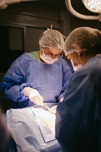 Základová fotografie na téma chirurgický tým, chirurgický zásah, dodávka zboží, doktor, doktorova ruka, gynekologie, interakce