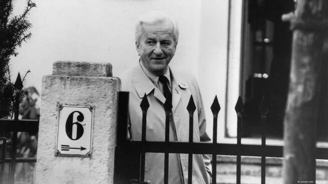 Former President von Weizsäcker dies