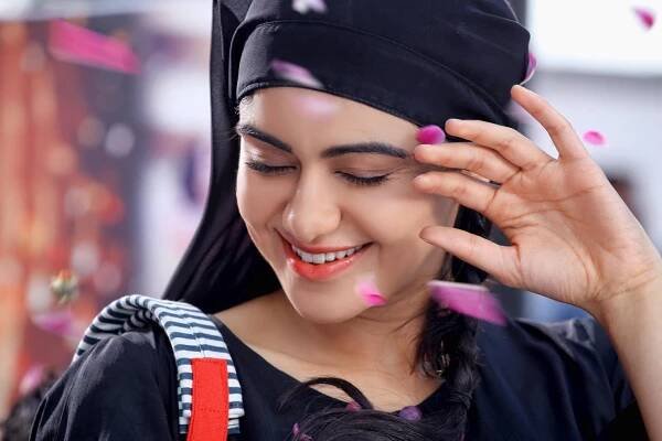 Garam - Z filmu - Adah Sharma