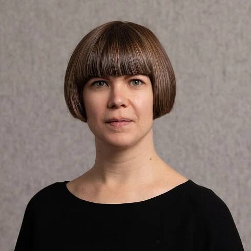 Sara Miller 2021 Headshot_CROP_KLiK Concepts.jpg