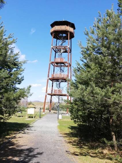 VIDEO: Unikátní výhled na hrad Bezděz. Na ochoz rozhledny vede 110 schodů